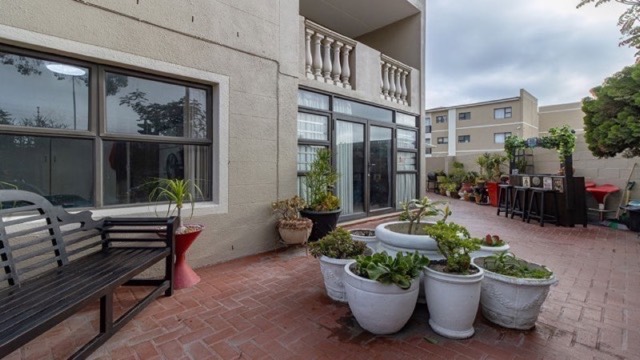 2 bed apartment in Parklands